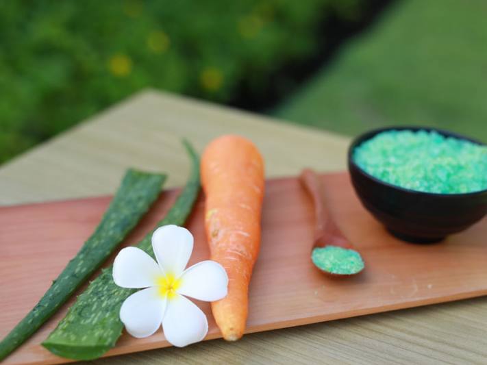 Aloe Vera Gel Massage